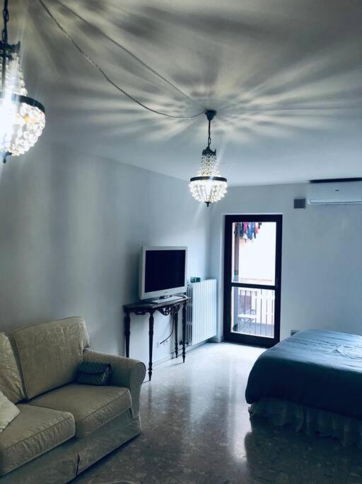 San Bernardino Monolocale Con Balcone Apartment เวโรนา ภายนอก รูปภาพ
